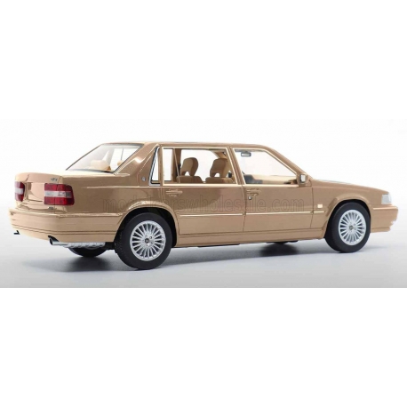 DNA COLLECTIBLES - 1/18 - VOLVO - S90 1998 - CHAMPAGNE